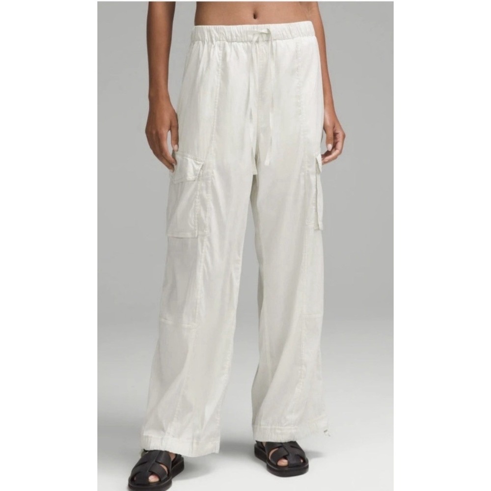 LULULEMON Women's Lightweight Adjustable Mid-Rise Cargo Pant Bone SZ XS